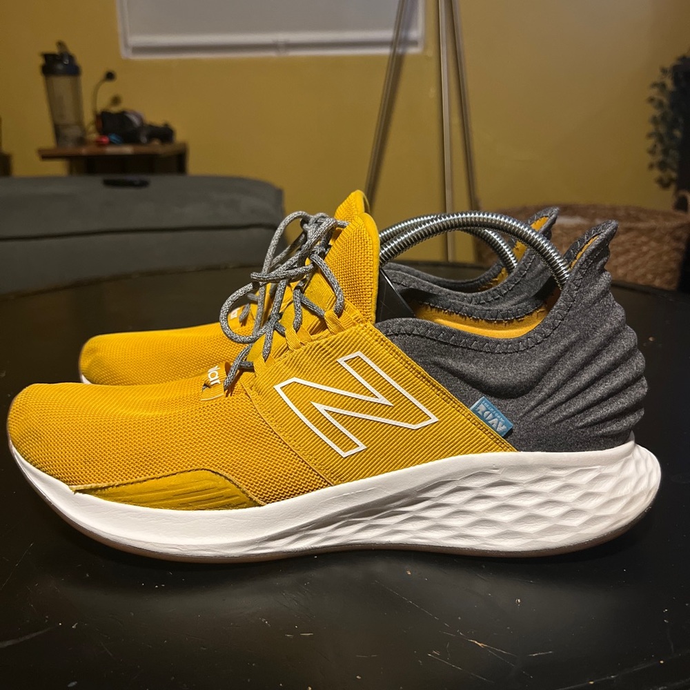 New Balance Fresh Foam Roav Men Sz 14 Run Shoe Varsity Gold Yellow MROAVTV